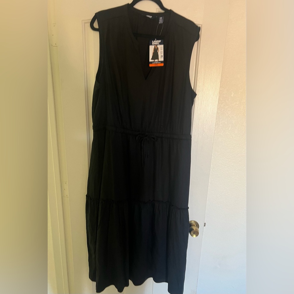 Black Sleeveless Dress